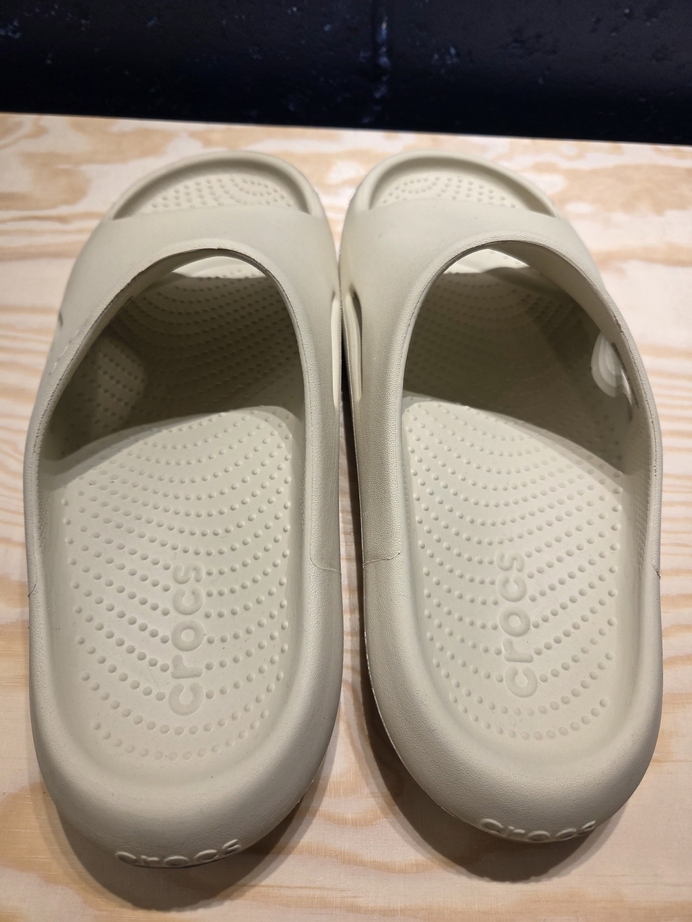 CROCS Mellow Recovery Bone White Men's Slides (Size 12) - Picture 5 of 9